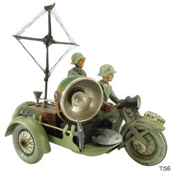 Elastolin Soldat auf Kraftrad, mit Sozius und Funkgerät auf Beiwagen