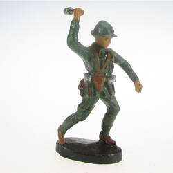 Elastolin Soldier assaulting, throwing hand grenade